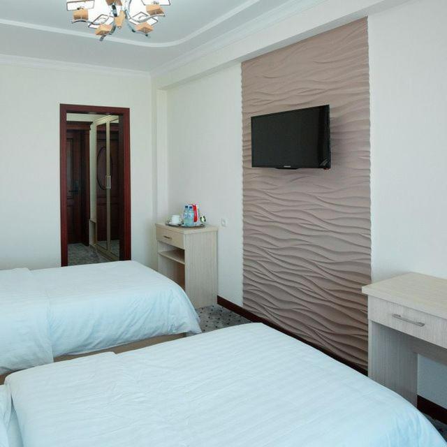 Orzu Hotel Namangan Exterior foto